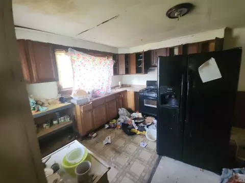 110 E 8th St, Peru, IN 46970 photo 6
