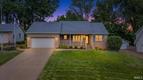 5666 Cherry Hill Dr, Newburgh, IN 47630