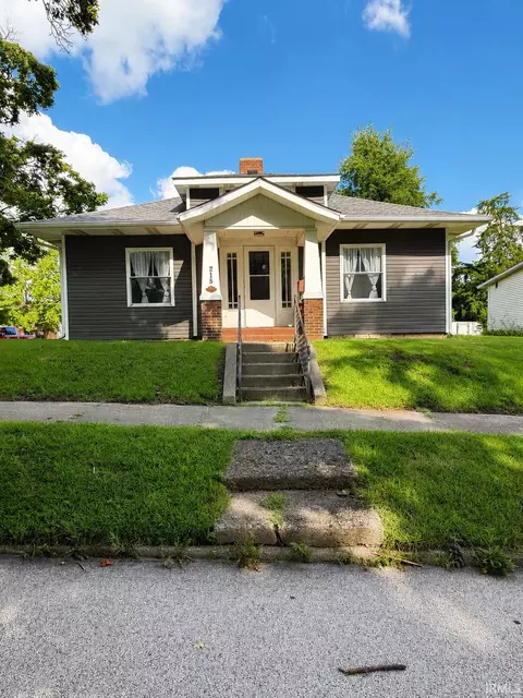 215 N Newlin St, Veedersburg, IN 47987
