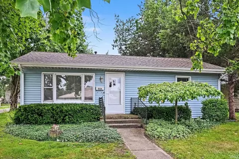 1226 E Clark St, Warsaw, IN 46580