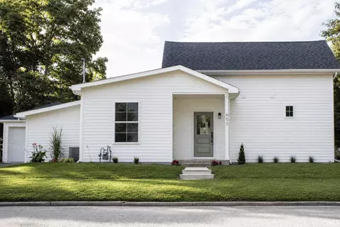 607 N Mill St, North Manchester, IN 46962