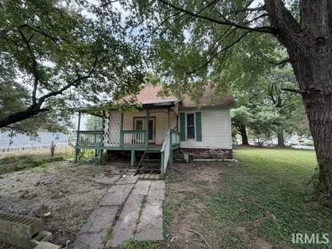 Exterior - 624 S 9th St, Mitchell, IN 47446 photo 3 of 4
