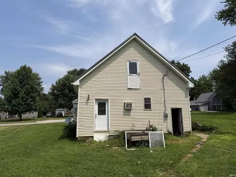 116 W Grissom Ave, Mitchell, IN 47446 photo 2