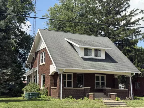 566 S Main St, Monticello, IN 47960