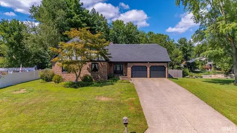 5588 Sherwood Ct, Newburgh, IN 47630