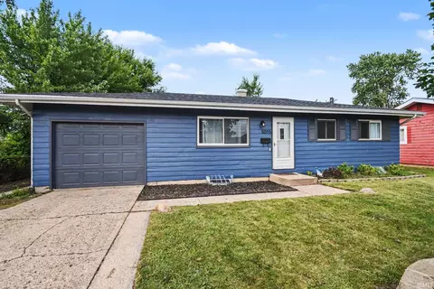 5015 Bloomfield Pl, South Bend, IN 46619