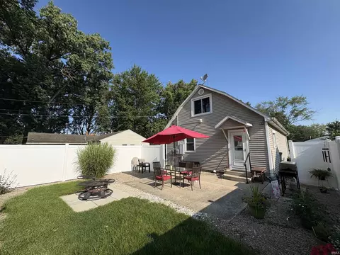 322 E Arnold St, Bluffton, IN 46714 photo 4