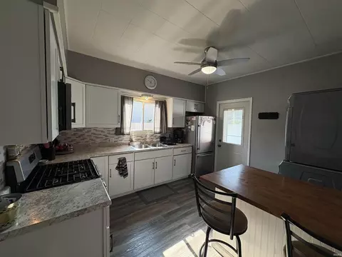 322 E Arnold St, Bluffton, IN 46714 photo 10