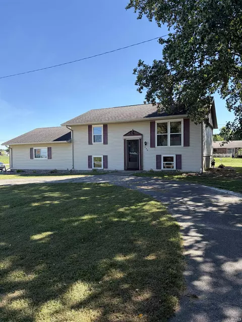 Exterior - 206 E Anstett Dr, Fowler, IN 47944 photo 2 of 6
