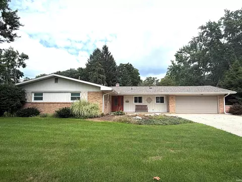 1510 Springbrook Dr, Elkhart, IN 46514