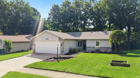 9816 Mustang Dr, Fort Wayne, IN 46825