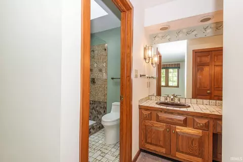 Bath - 3801 N Bittersweet Dr, Bloomington, IN 47408 photo 2 of 7