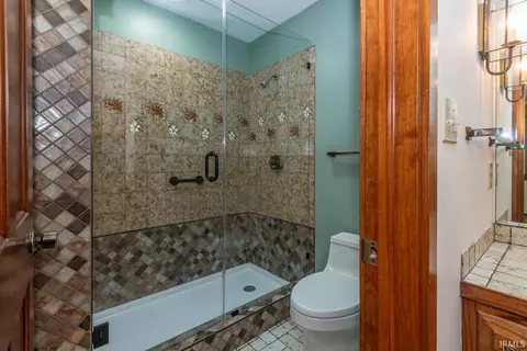Bath - 3801 N Bittersweet Dr, Bloomington, IN 47408 photo 3 of 7