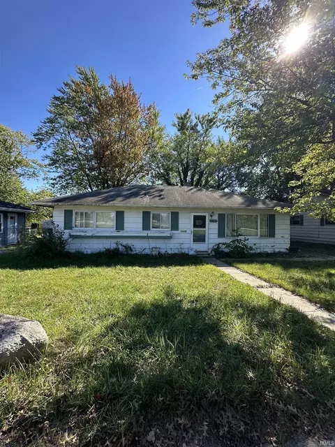 1537 Lake Ave, Plymouth, IN 46563