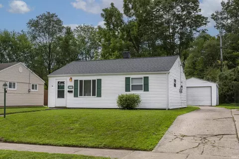 908 Dover Dr, South Bend, IN 46614