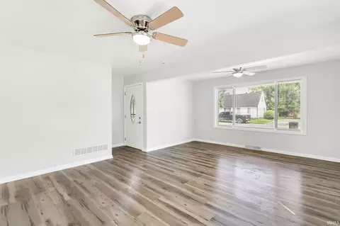 Living - 4606 Meadow Ln, South Bend, IN 46619 photo 1 of 1