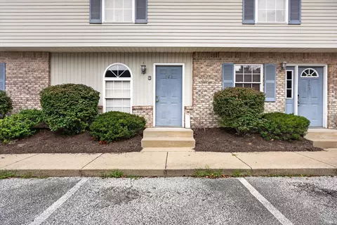763 E Sherwood Hills Dr, Bloomington, IN 47401