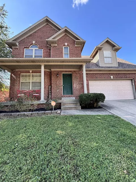 1714 Sterling Oaks Dr, Sellersburg, IN 47172