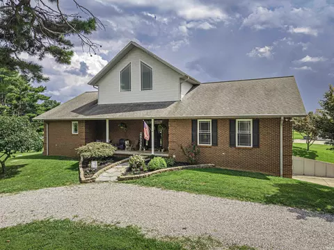 10551 Downen Rd, Wadesville, IN 47638