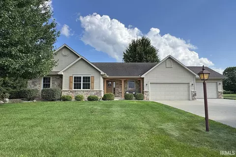 13510 Crestwicke Ct, Middlebury, IN 46540