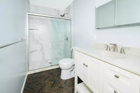 Bath - 1423 E Dunstan Dr, Bloomington, IN 47401 photo 3 of 3