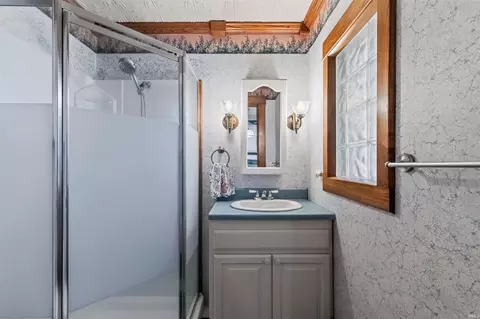 Bath - 310 W Spring St, Lagrange, IN 46761 photo 2 of 5