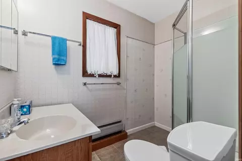 Bath - 310 W Spring St, Lagrange, IN 46761 photo 5 of 5