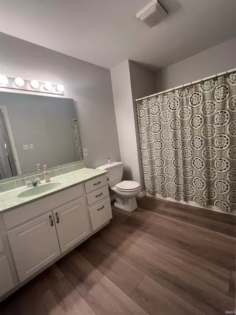 Bath - 511 W 36th Rd, Jasper, IN 47546 photo 2 of 2