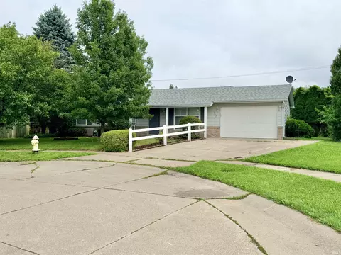 1517 Knoll Crest Dr, Kendallville, IN 46755