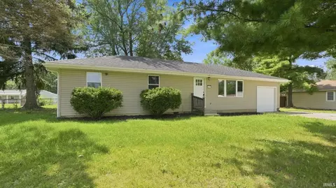 1817 Klug Dr, Fort Wayne, IN 46818