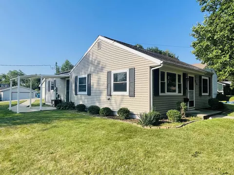 614 E Randolph St, Angola, IN 46703