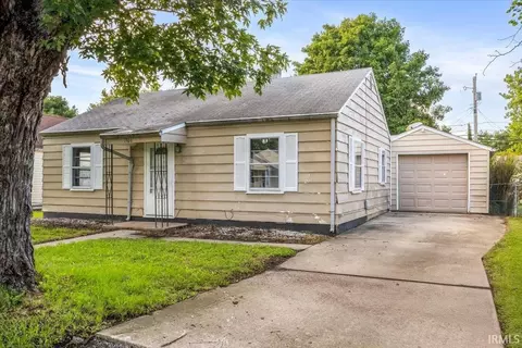 Exterior - 1906 E 24th St, Muncie, IN 47302 photo 2 of 5