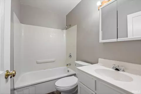 Bath - 1906 E 24th St, Muncie, IN 47302 photo 1 of 1
