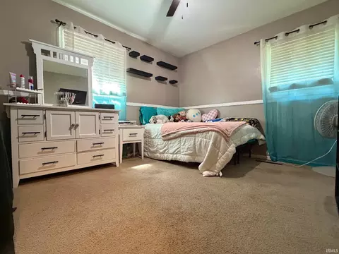 Bedroom - 229 White Ln, Bedford, IN 47421 photo 3 of 5