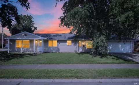 231 S Holiday Dr, South Bend, IN 46615