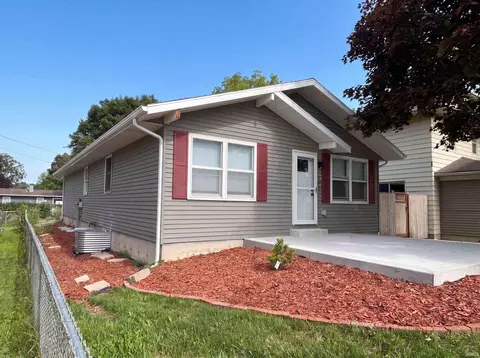 1430 Union St, Mishawaka, IN 46544