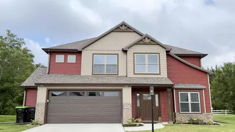 1467 Arthur Heights Dr, Fort Wayne, IN 46818