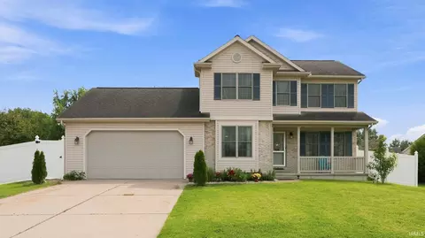 605 E Wawonaissa Dr, Syracuse, IN 46567