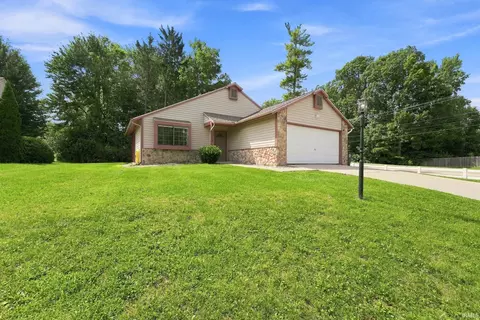 2710 Covington Pines Pl, Fort Wayne, IN 46804