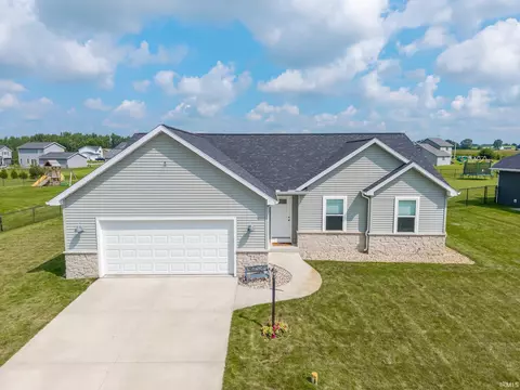 12825 Sunfish Dr, Middlebury, IN 46540