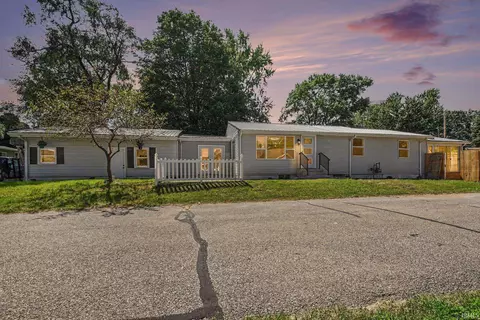 23846 Eastgate Ave, Elkhart, IN 46516