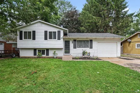 1127 S Parkway St, South Bend, IN 46619
