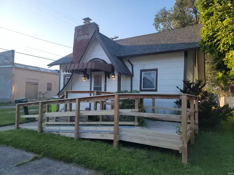 109 E Oak St, Butler, IN 46721