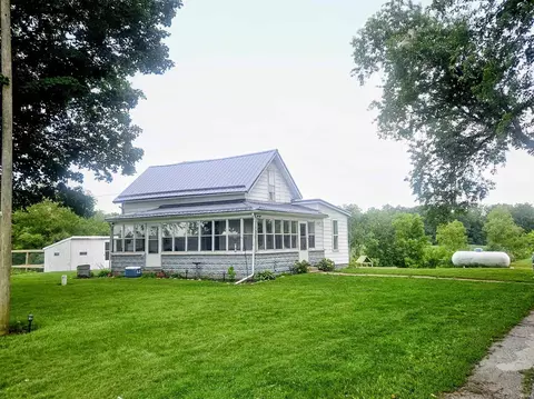 7037 E 1150 S, South Whitley, IN 46787