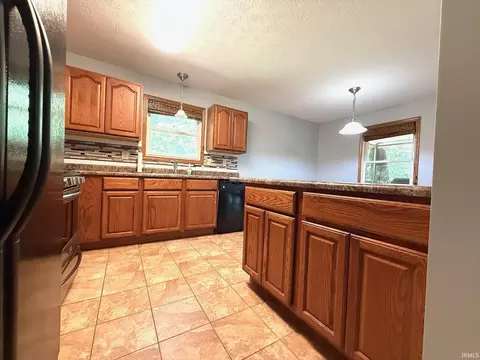 Kitchen - 8767 S Ketcham Rd, Bloomington, IN 47403 photo 6 of 8