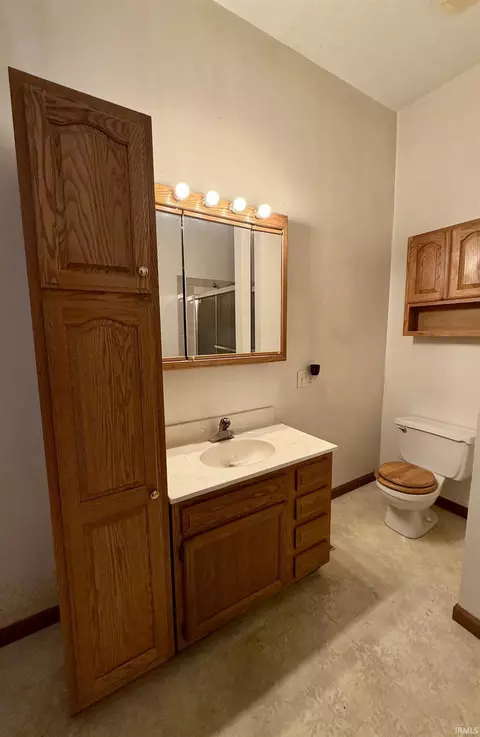Bath - 525 E Franklin St, Delphi, IN 46923 photo 3 of 4