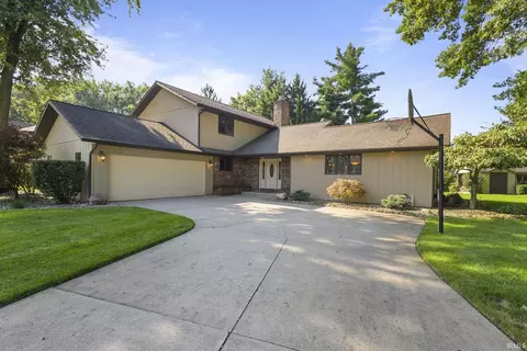 23590 Cedar Knoll Cir, Elkhart, IN 46516