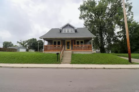 323 E Water St, Hartford City, IN 47348