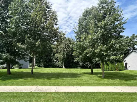 54515 Pierre Trails Dr, Osceola, IN 46561