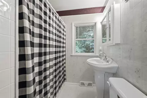 Bath - 6722 E Wabash Rd, Peru, IN 46970 photo 2 of 2